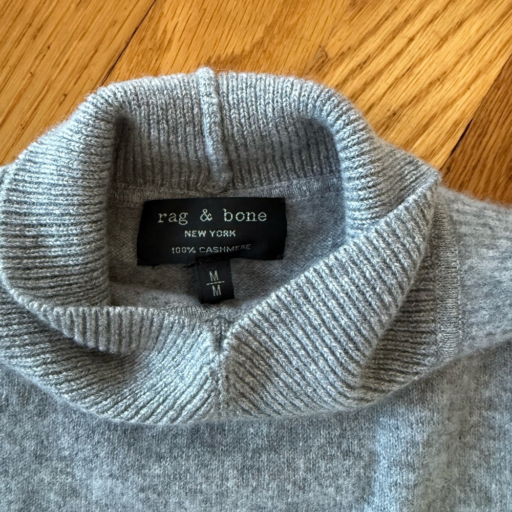 Rag & Bone Ribbed Gray Cashmere V-Notch Mock Neck Sweater - Picture 2 of 3